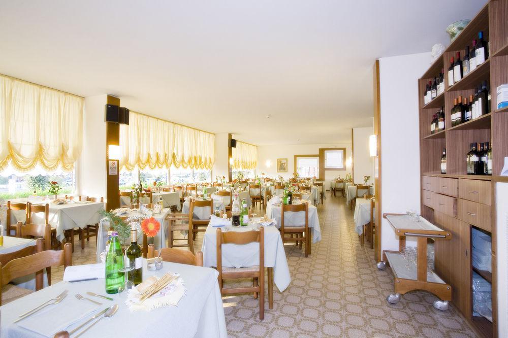 Hotel Metropol Caorle Luaran gambar