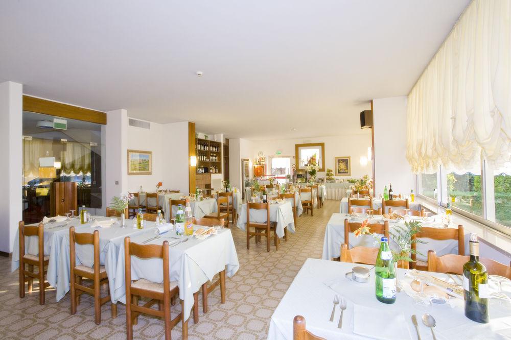 Hotel Metropol Caorle Luaran gambar