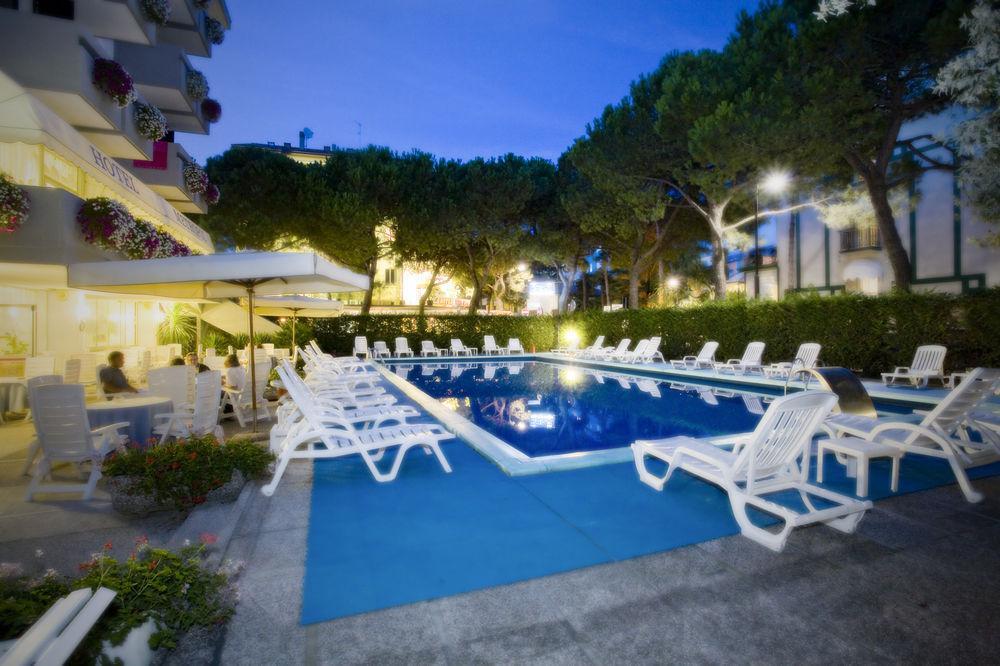 Hotel Metropol Caorle Luaran gambar