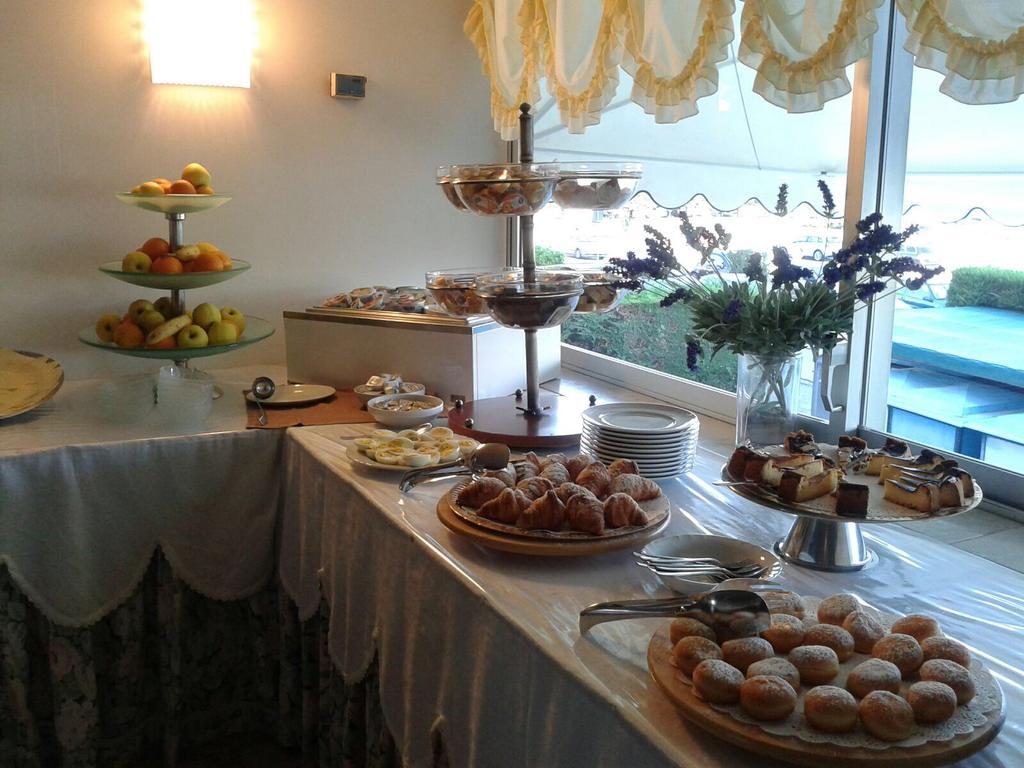 Hotel Metropol Caorle Luaran gambar