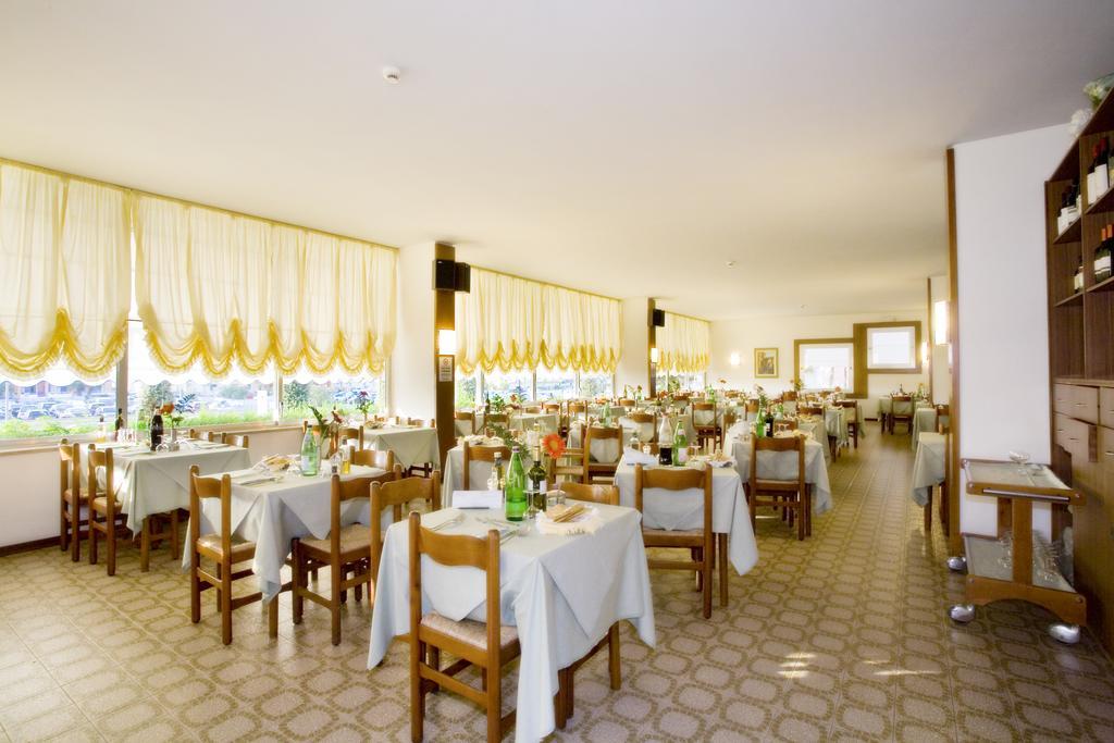 Hotel Metropol Caorle Luaran gambar
