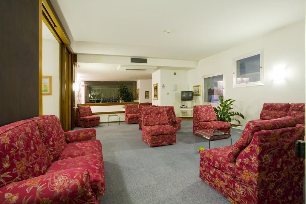 Hotel Metropol Caorle Luaran gambar