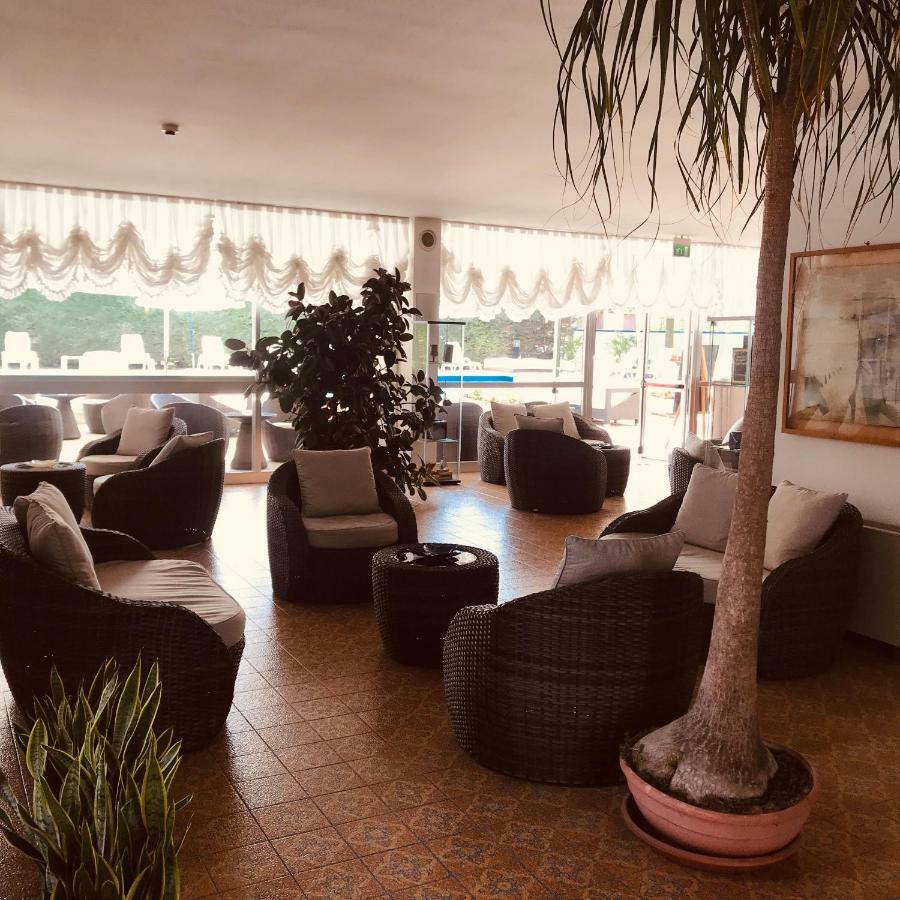 Hotel Metropol Caorle Luaran gambar